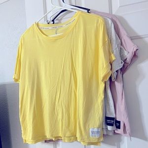 3 pair‼️ XL Calvin Klein crop top tees